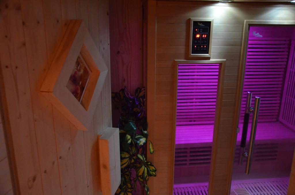 Relais Mont Jura Adults Only Bed & Breakfast Lélex Стая снимка