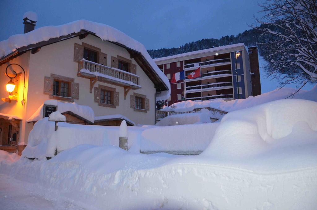 Relais Mont Jura Adults Only Bed & Breakfast Lélex Екстериор снимка
