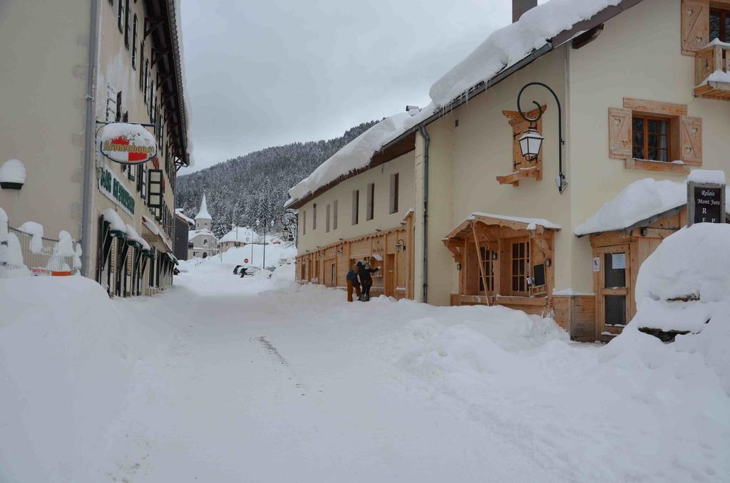 Relais Mont Jura Adults Only Bed & Breakfast Lélex Екстериор снимка